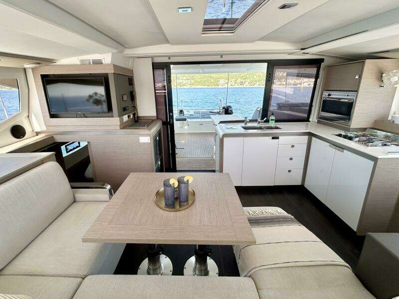 2021 Fountaine Pajot Isla 40