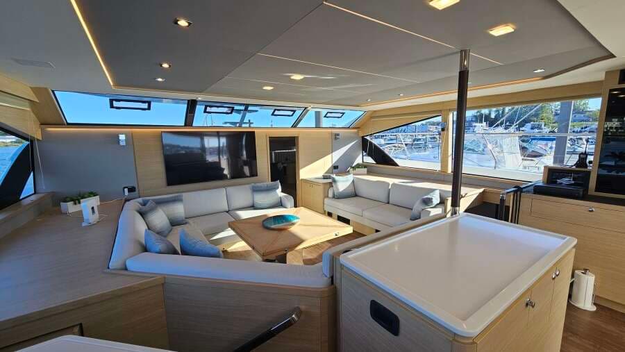 2023 Aquila 54 Yacht