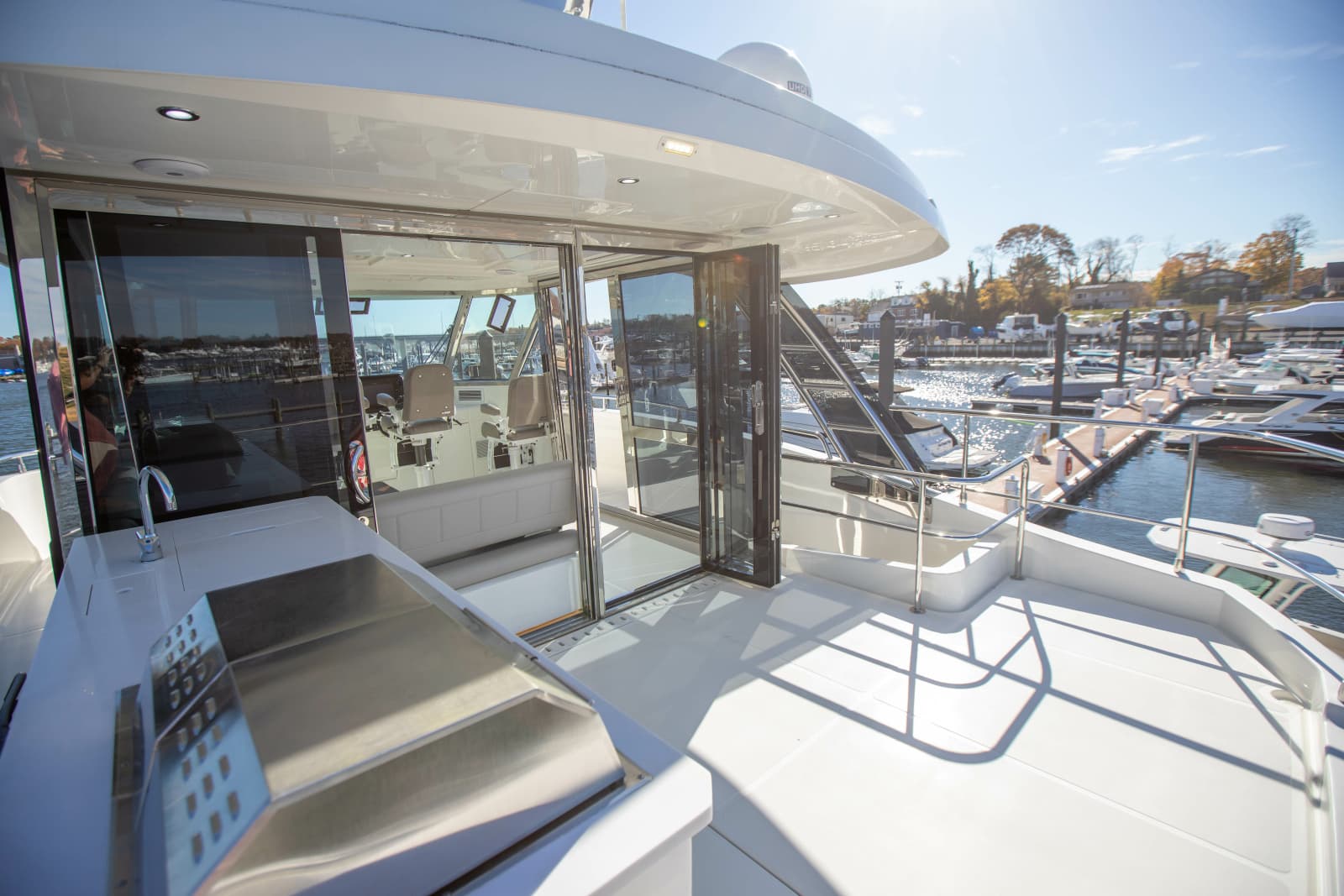 2023 Aquila 54 Yacht