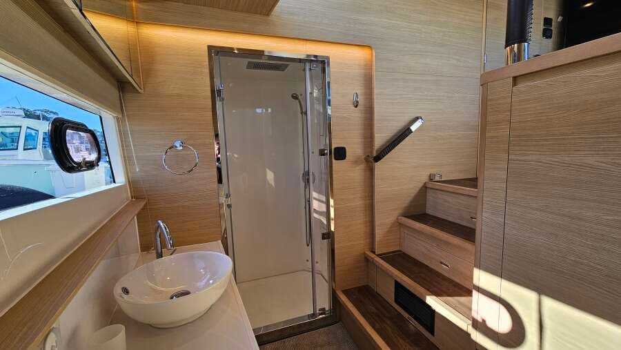 2023 Aquila 54 Yacht