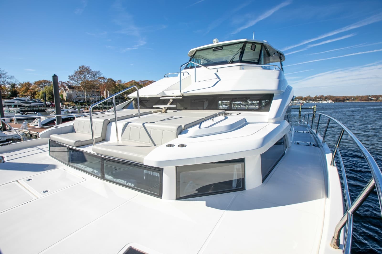 2023 Aquila 54 Yacht