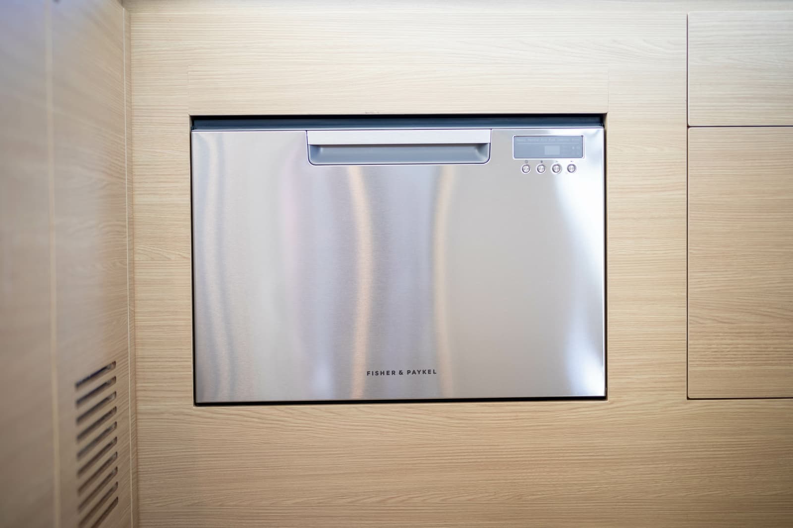 2023 Aquila 54 Yacht