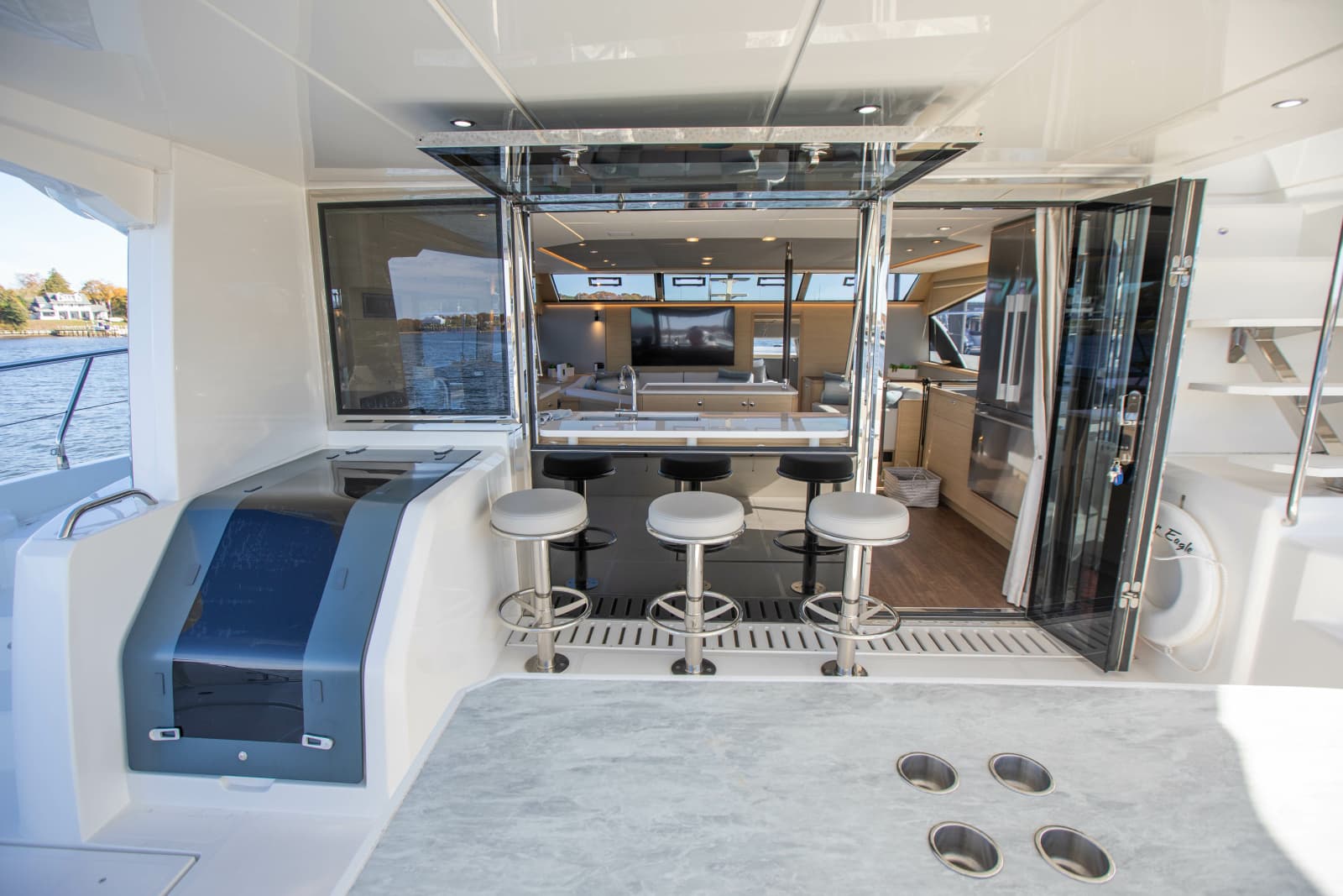 2023 Aquila 54 Yacht