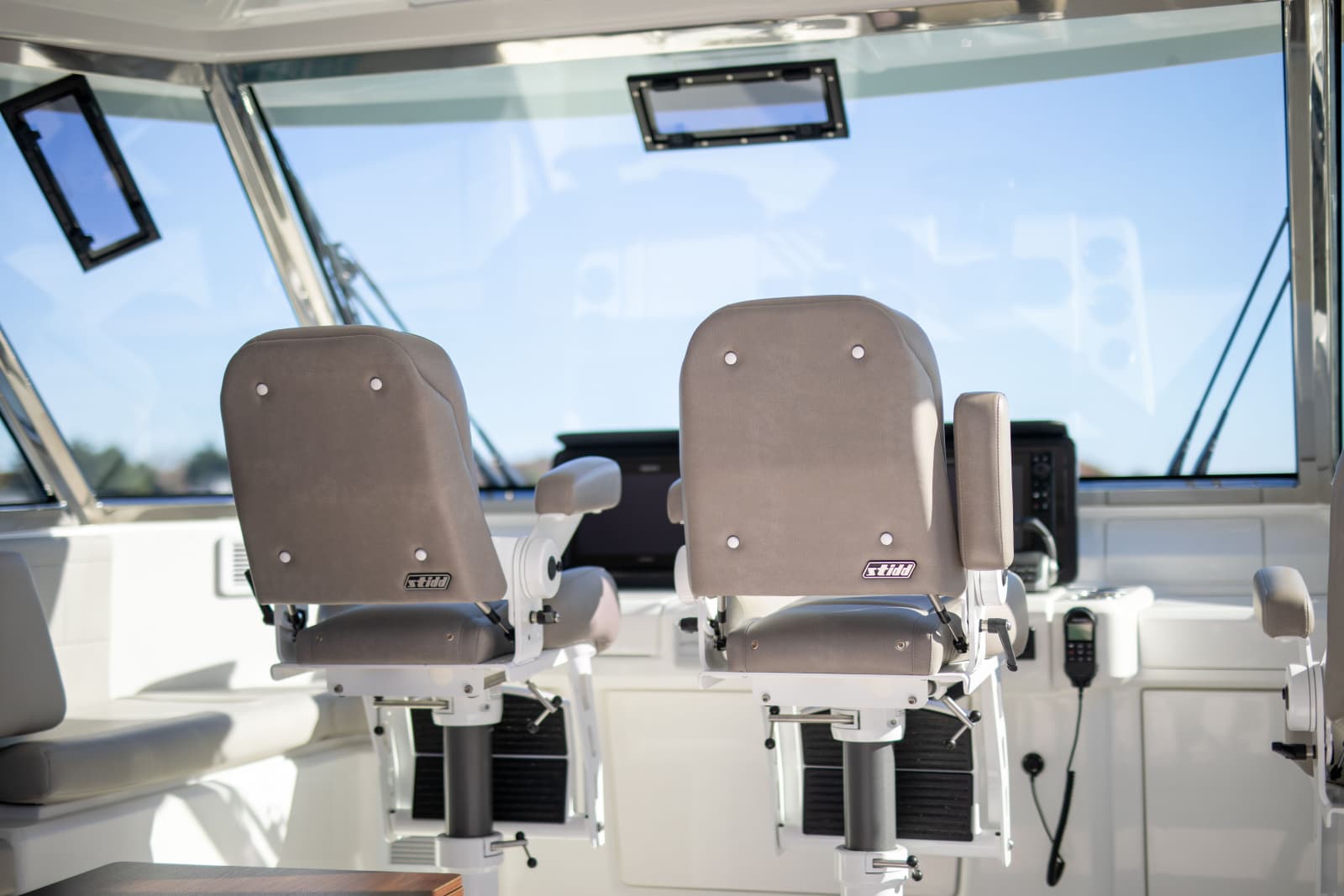 2023 Aquila 54 Yacht