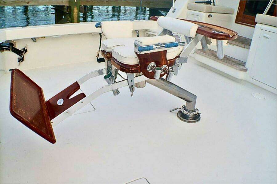 2001 Donzi 73' Sport Fish  Cockpit 4