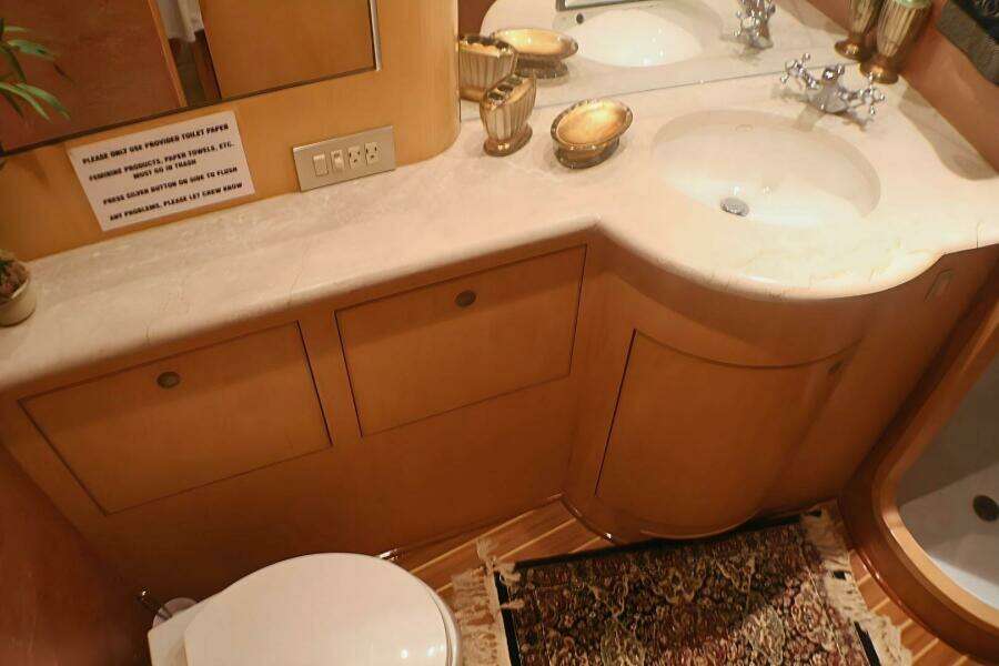 2001 Donzi 73' Sport Fish  Master Head 2