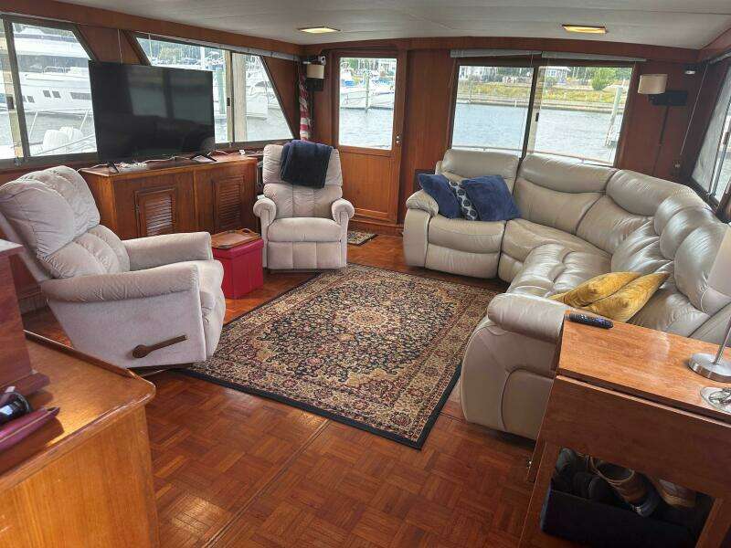 1009 Padraigin Salon