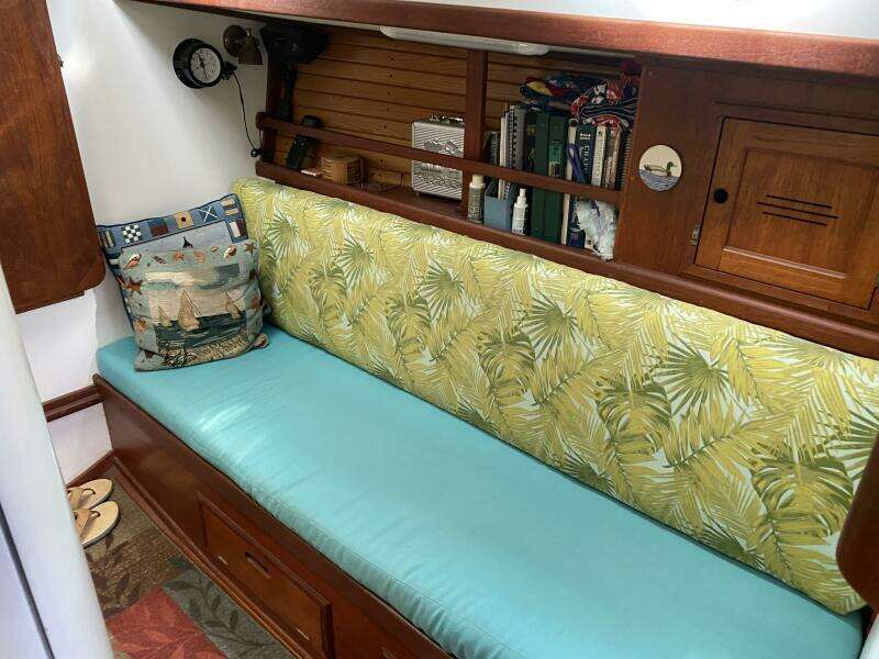 1987 Dickerson 37 aft cockpit