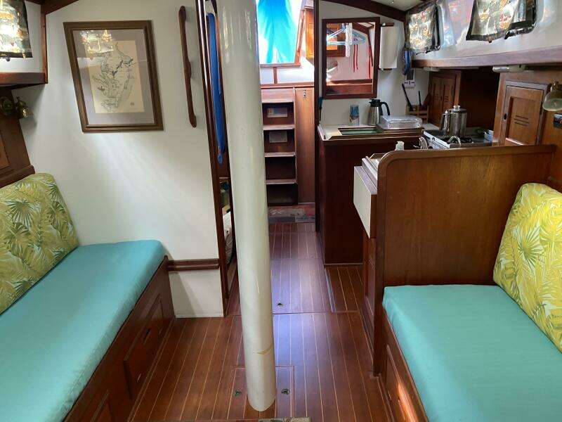 1987 Dickerson 37 aft cockpit