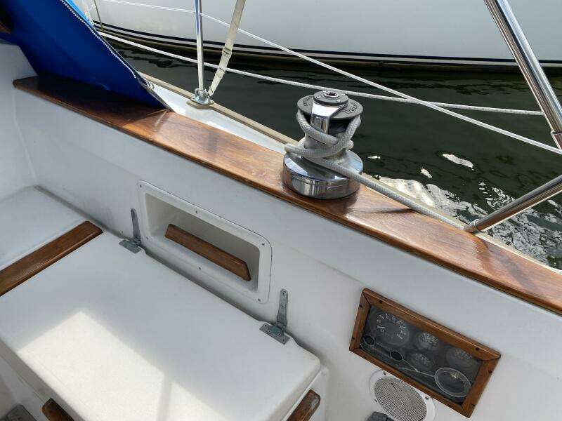 1987 Dickerson 37 aft cockpit