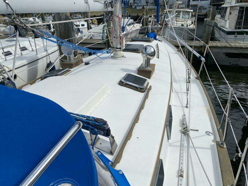 1987 Dickerson 37 aft cockpit