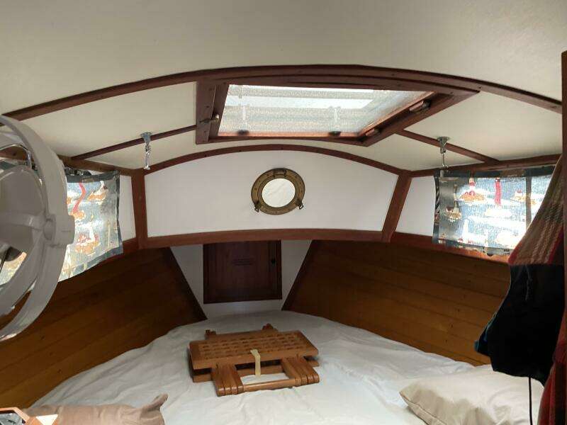 1987 Dickerson 37 aft cockpit