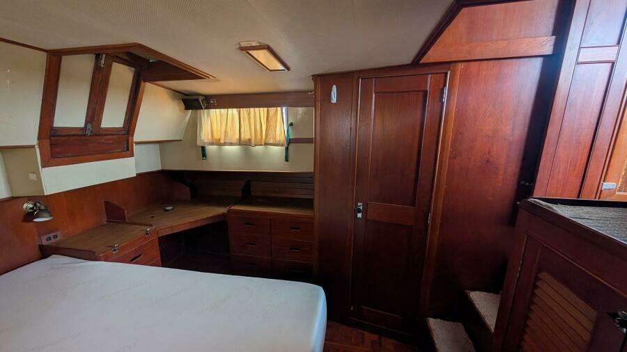 1983 Grand Banks 42 Classic