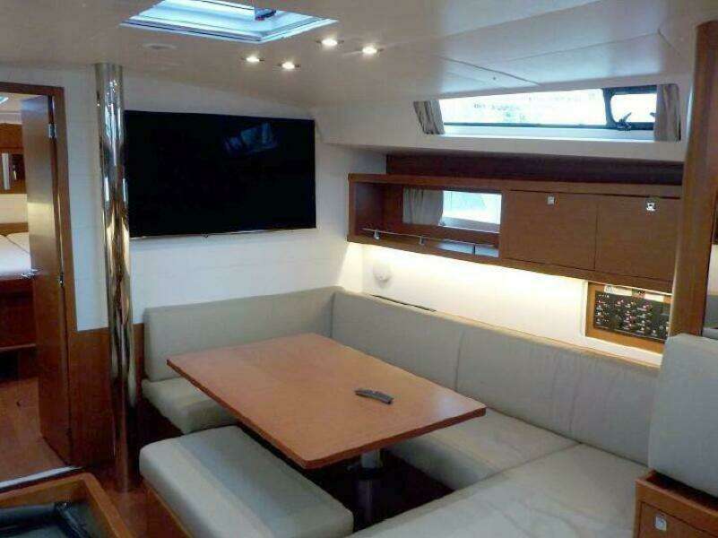 2017 Beneteau Oceanis 45