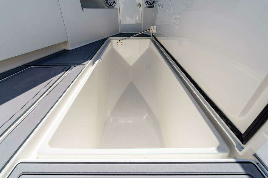  2018 SeaVee 370Z- SUSAN L