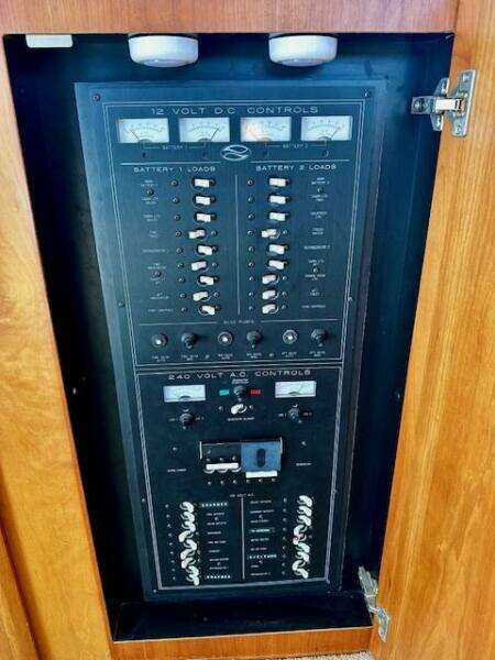 2001 Silverton 42 Convertible