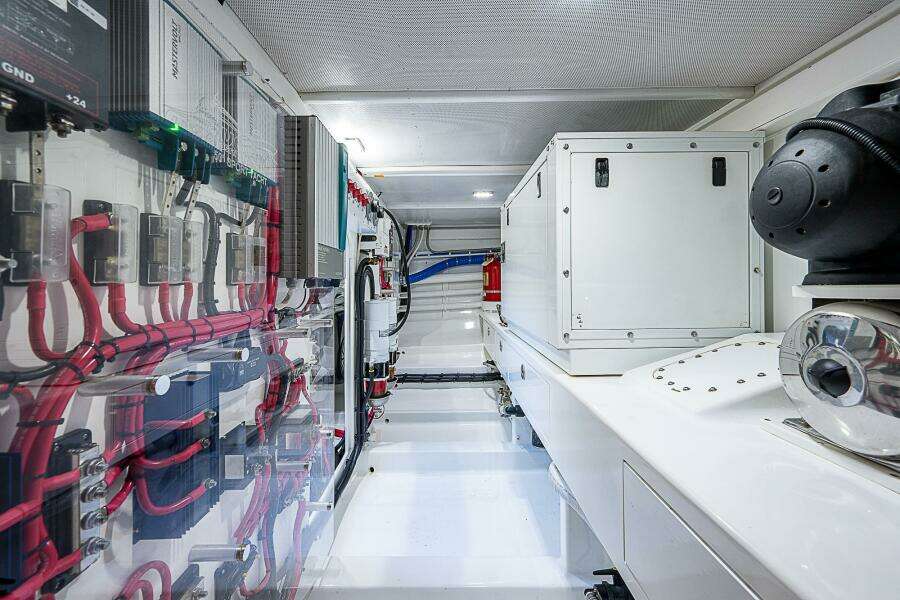 Maverick 55 Lucky -  Engine Room