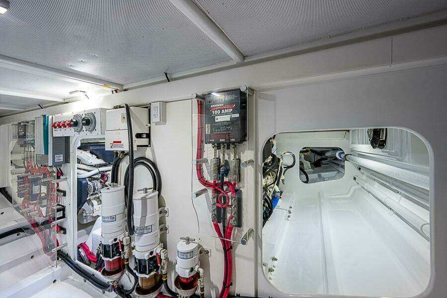 Maverick 55 Lucky -  Engine Room