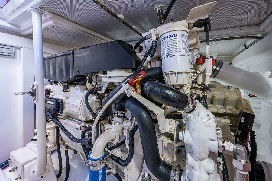 Maverick 55 Lucky -  Engine Room