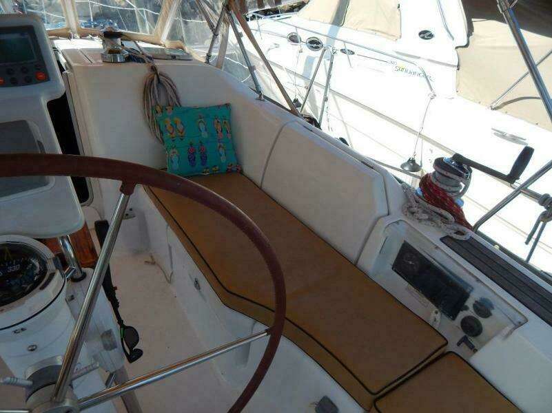 2004 Beneteau 373