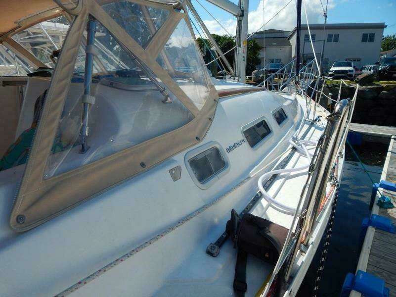 2004 Beneteau 373