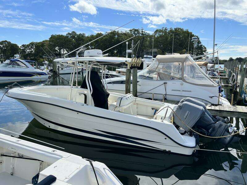 2009 Hydra-Sports 2500 Vector