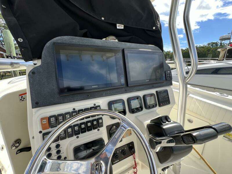 2009 Hydra-Sports 2500 Vector