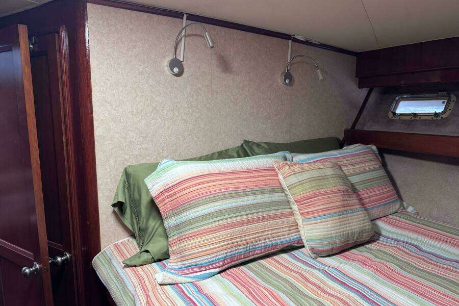 1986 Egg Harbor 37 Convertible