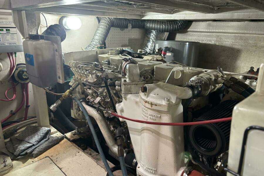 1986 Egg Harbor 37 Convertible