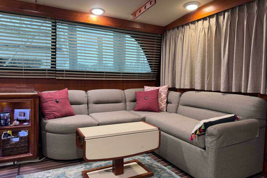 1986 Egg Harbor 37 Convertible