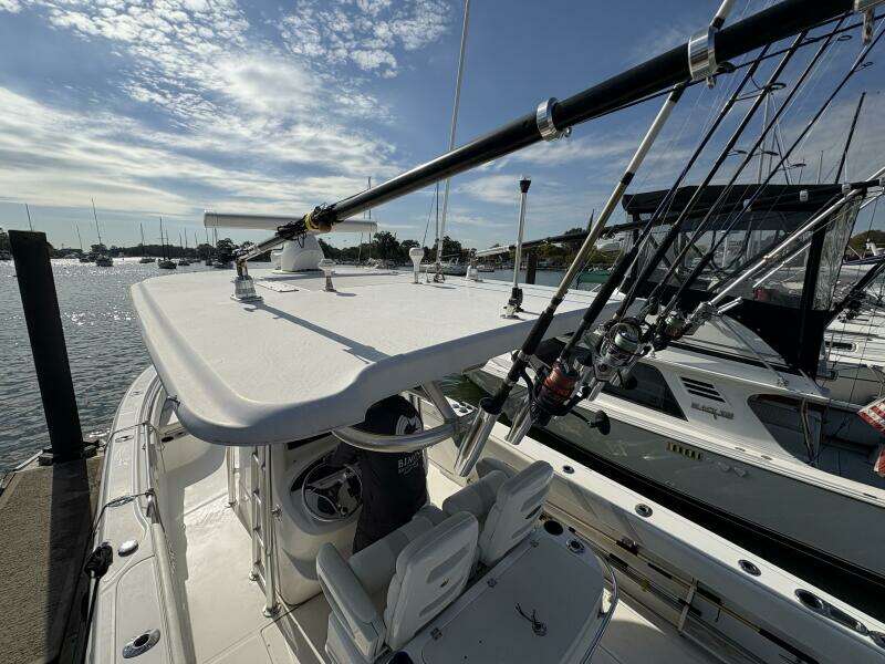 2008 Boston Whaler 320 Outrage Fishing Setup