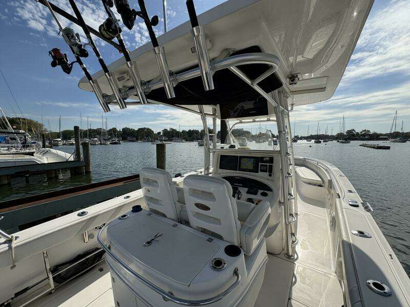 2008 Boston Whaler 320 Outrage Helm