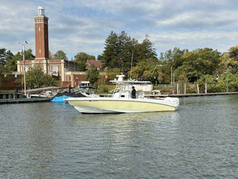 2008 Boston Whaler 320 Outrage Port Side