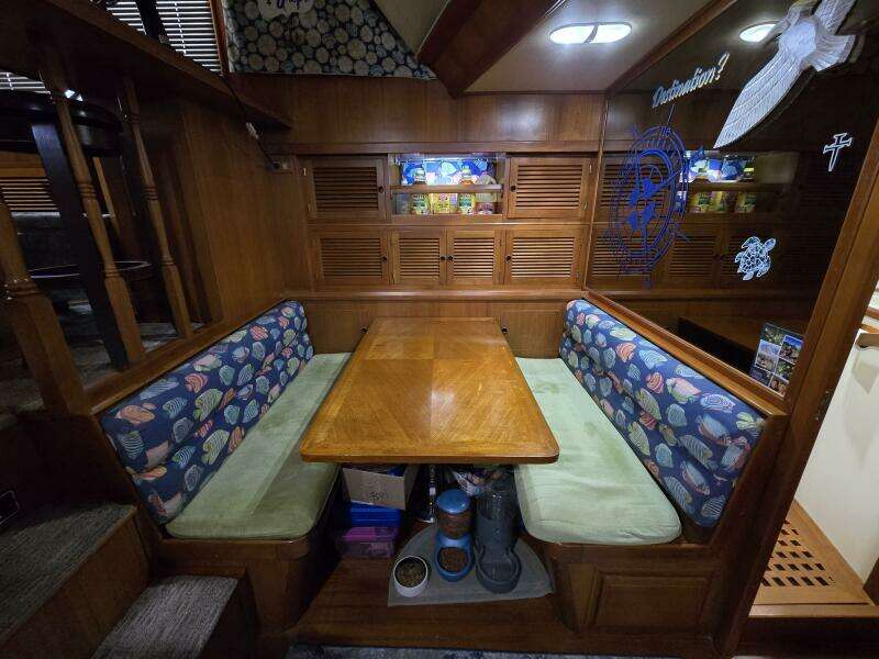 1987 Nova Marine Moorea