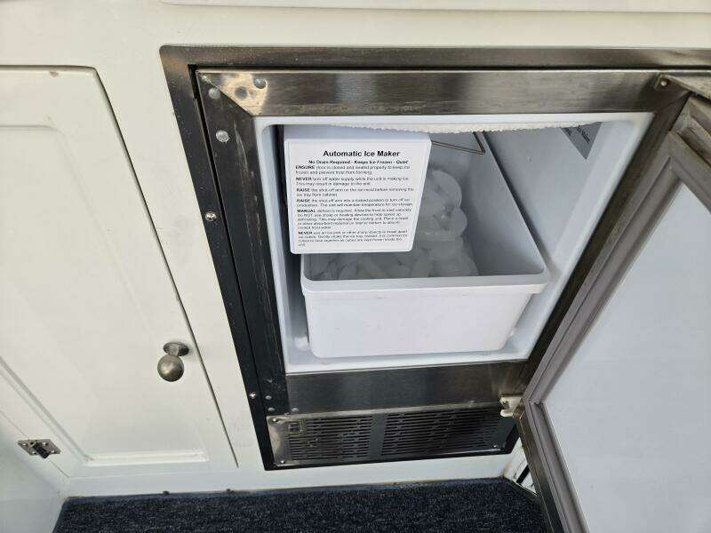 1987 Nova Marine Moorea