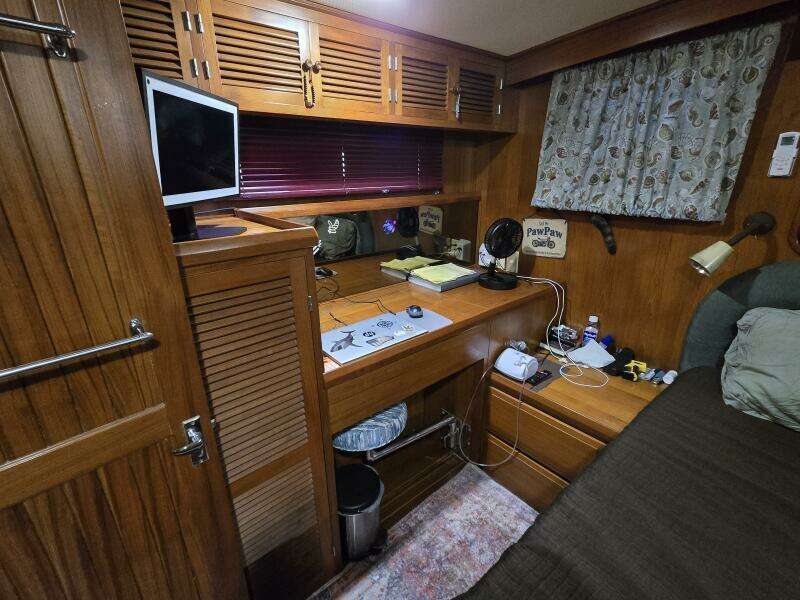 1987 Nova Marine Moorea