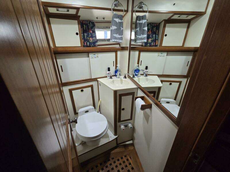 1987 Nova Marine Moorea