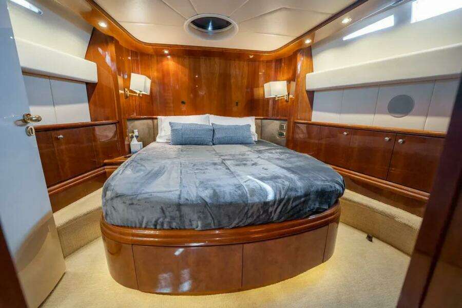 2004 Azimut 80 Carat