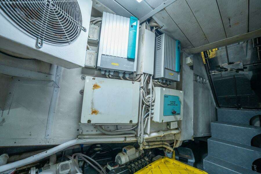 2004 Azimut 80 Carat