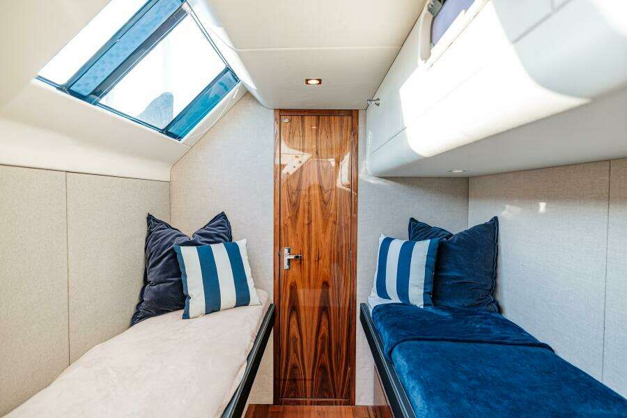 2011 Fairline 65 Squadron