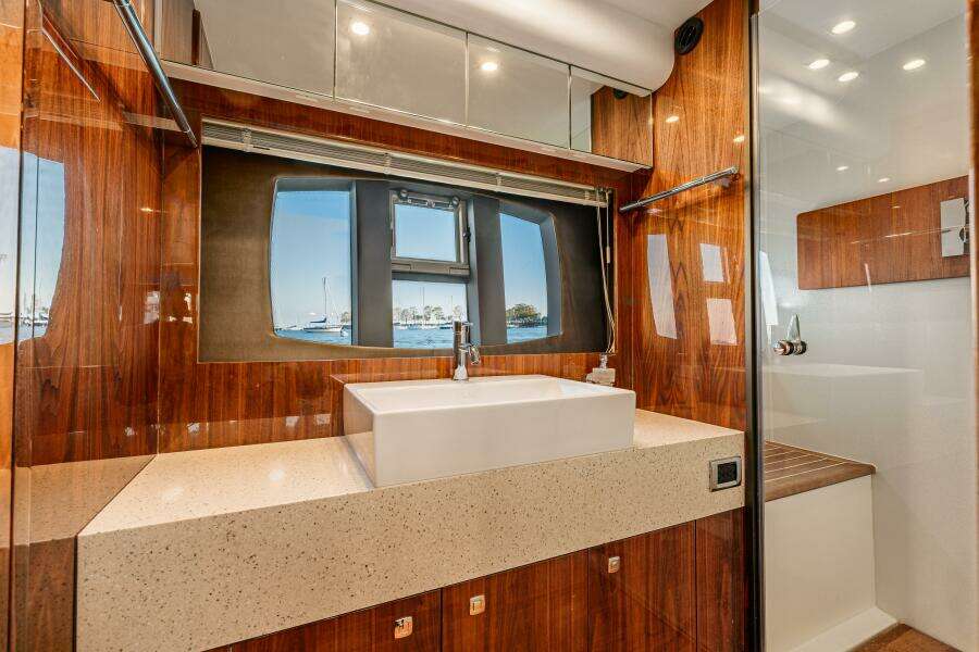 2011 Fairline 65 Squadron