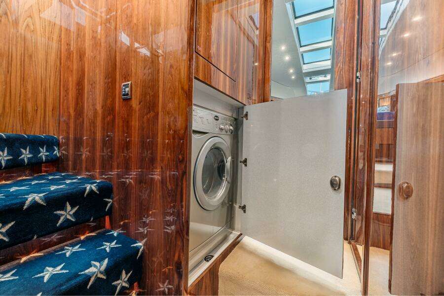 2011 Fairline 65 Squadron