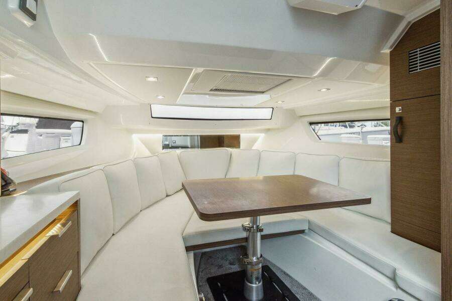 2022 Jeanneau Leader 10.5