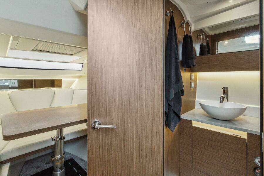 2022 Jeanneau Leader 10.5