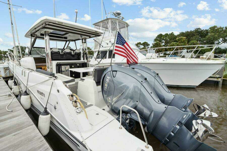 2022 Jeanneau Leader 10.5