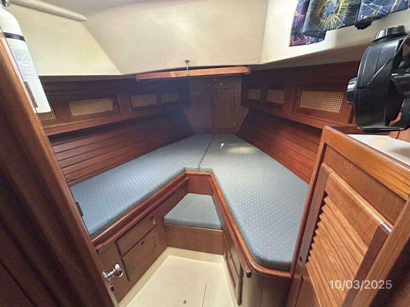 35' Bristol stateroom2