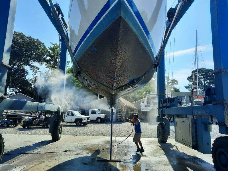 35' Bristol hauled out3