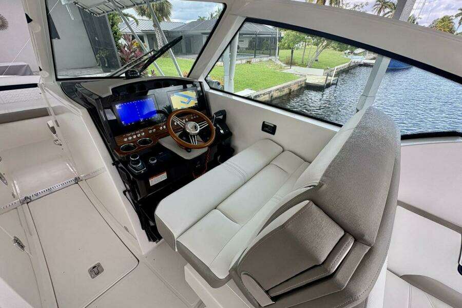 2024 Tiara Sport 34 LX