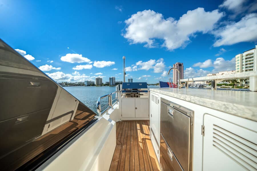 2022 Ocean Alexander 32L