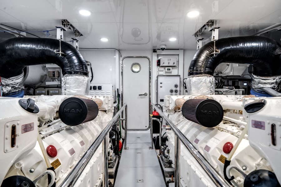 2022 Ocean Alexander 32L